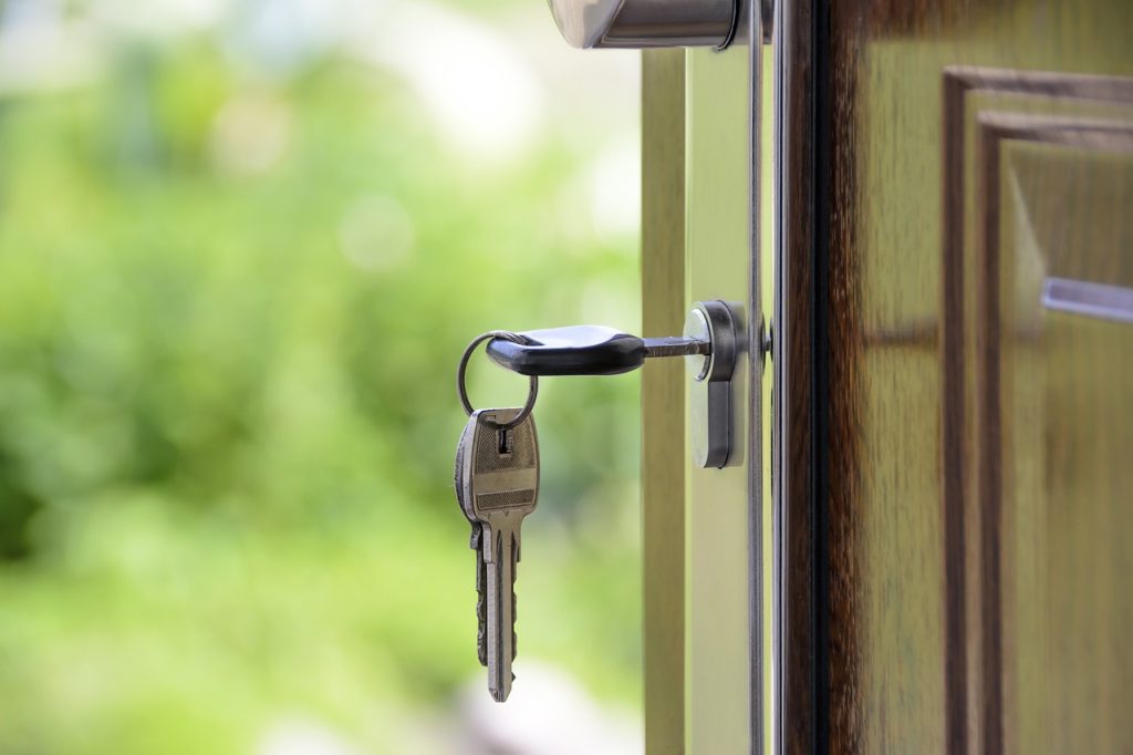 Cambiare la serratura di casa: gli indizi che suggeriscono che è ora
